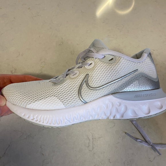 Nike Renew Running Shoes - Picture 4 of 8
